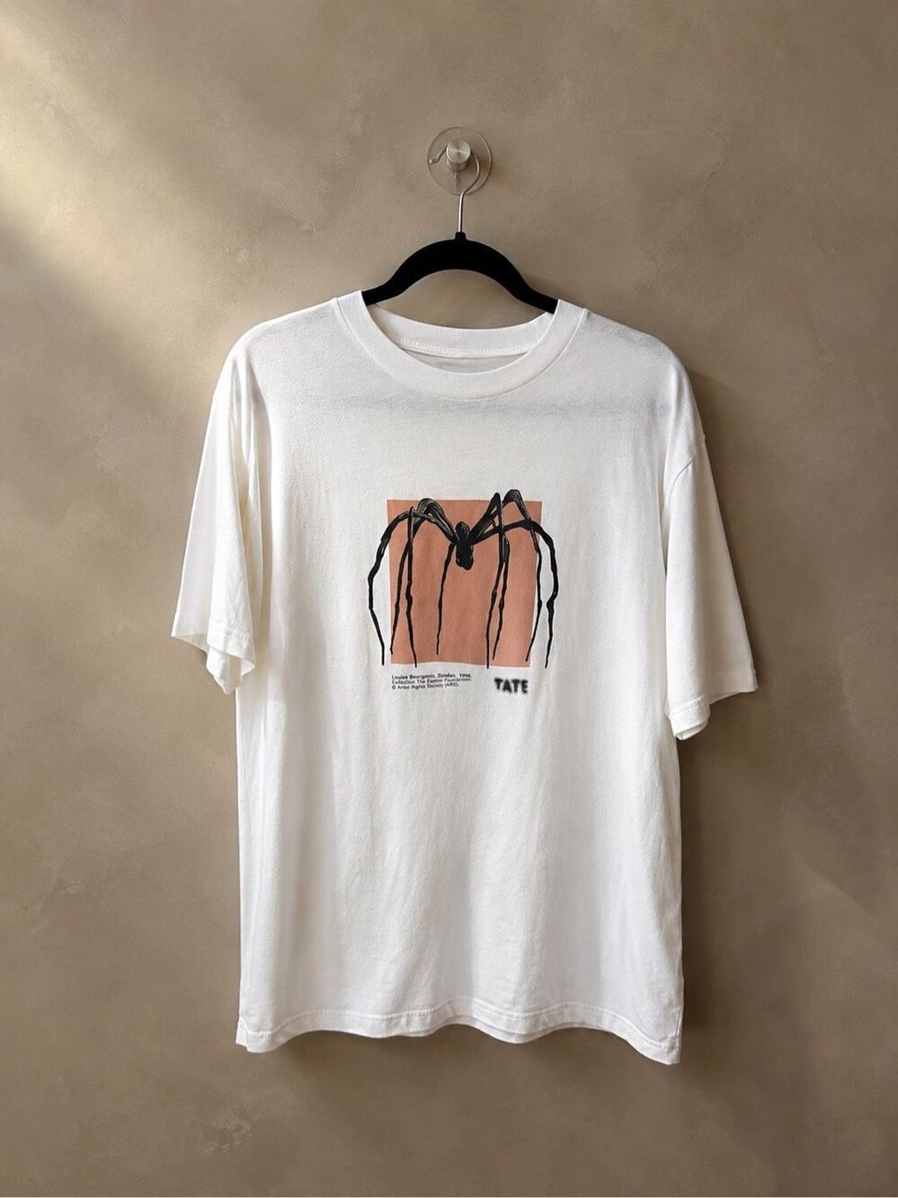 Uniqlo UT Tate Collection Size L Louise Bourgeois Maman Spider Graphic Tee White